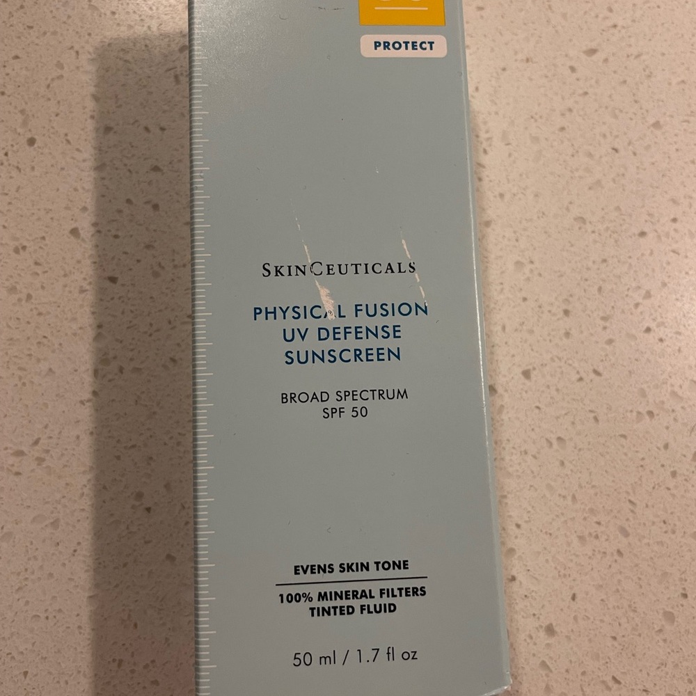 SKINCEUTICALS PHYSICAL UV SUNSCREEN. NEW WITH BOX